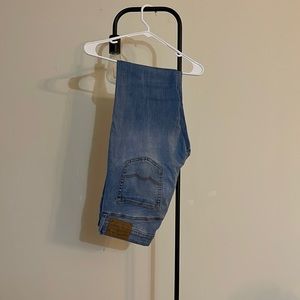 American Eagle 32 x 30 original straight jeans